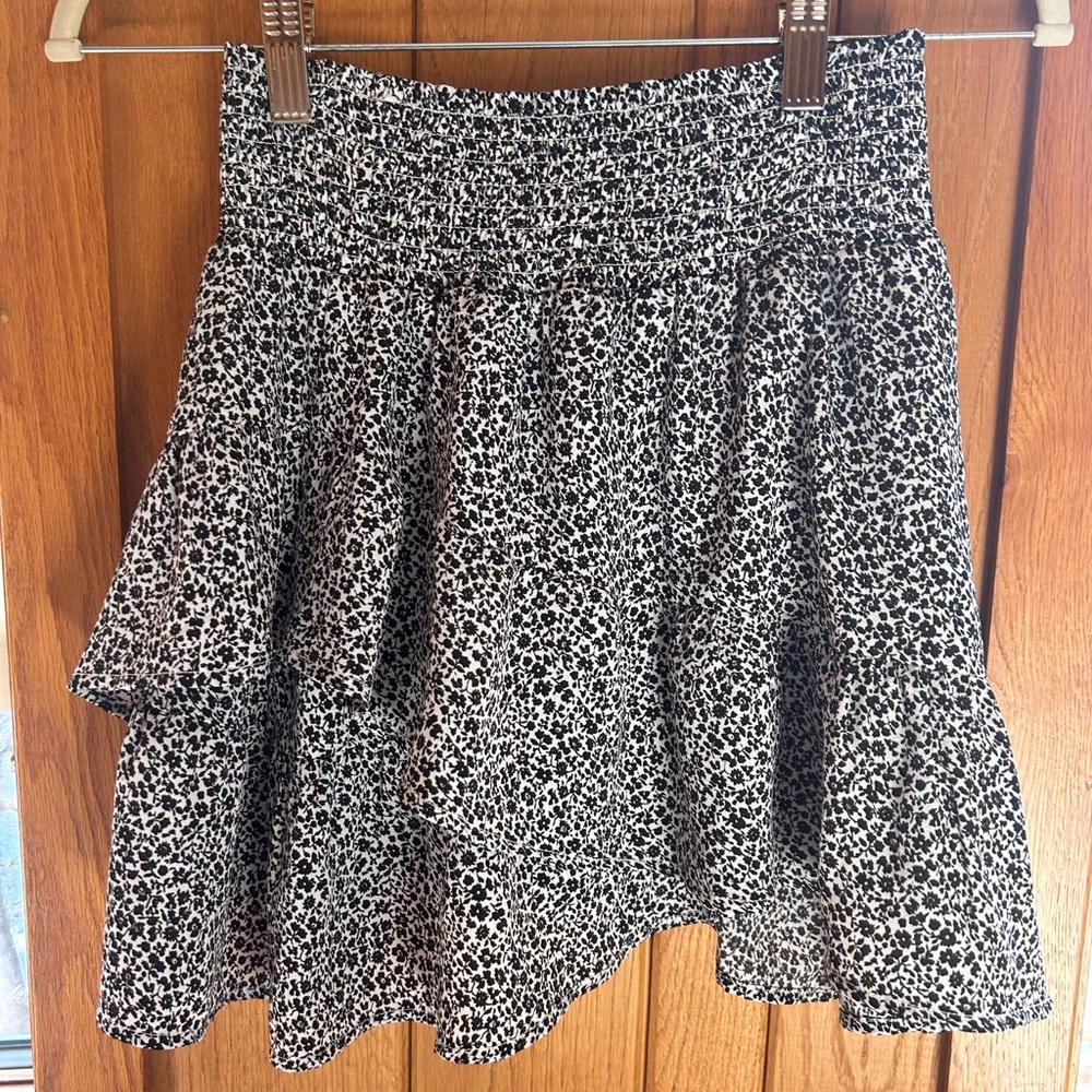 Frilly skirt altard state